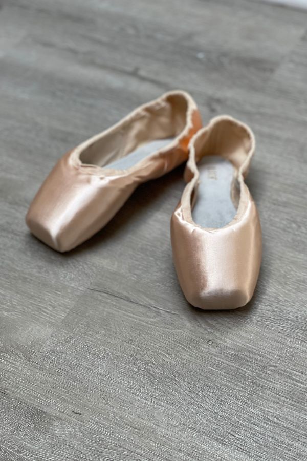 European Balance ES0160L Pointe Shoes by Bloch at The Dance Shop Long Island